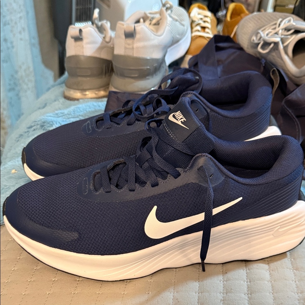 Nike Men’s Navy Athletic Sneakers with White Swoosh